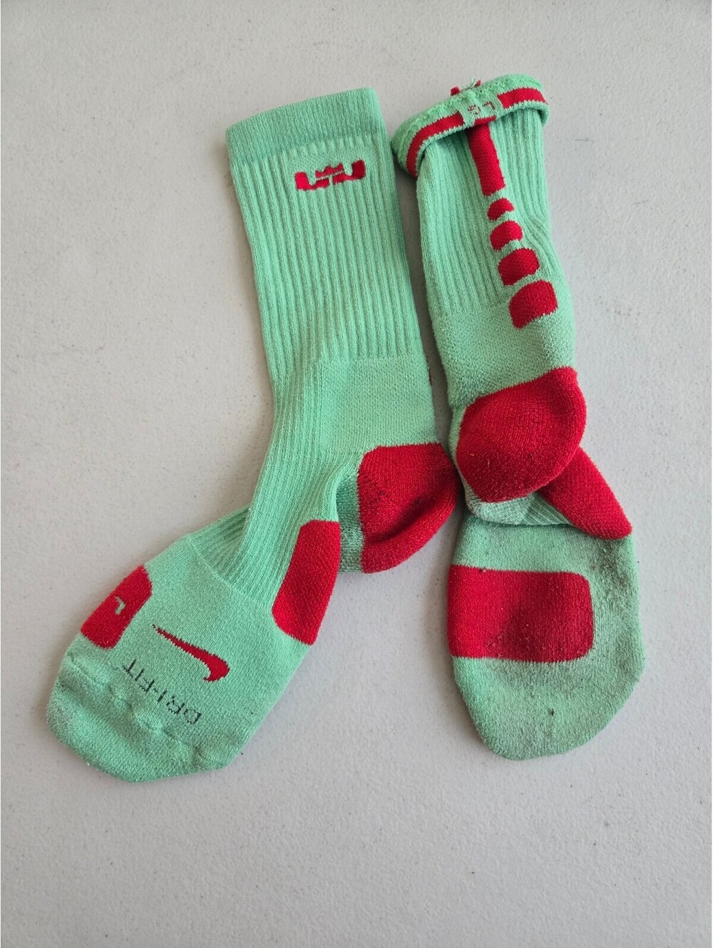 Nike LeBron Elite Basketball Crew Socks Mint Red Dri-FIT Adult L